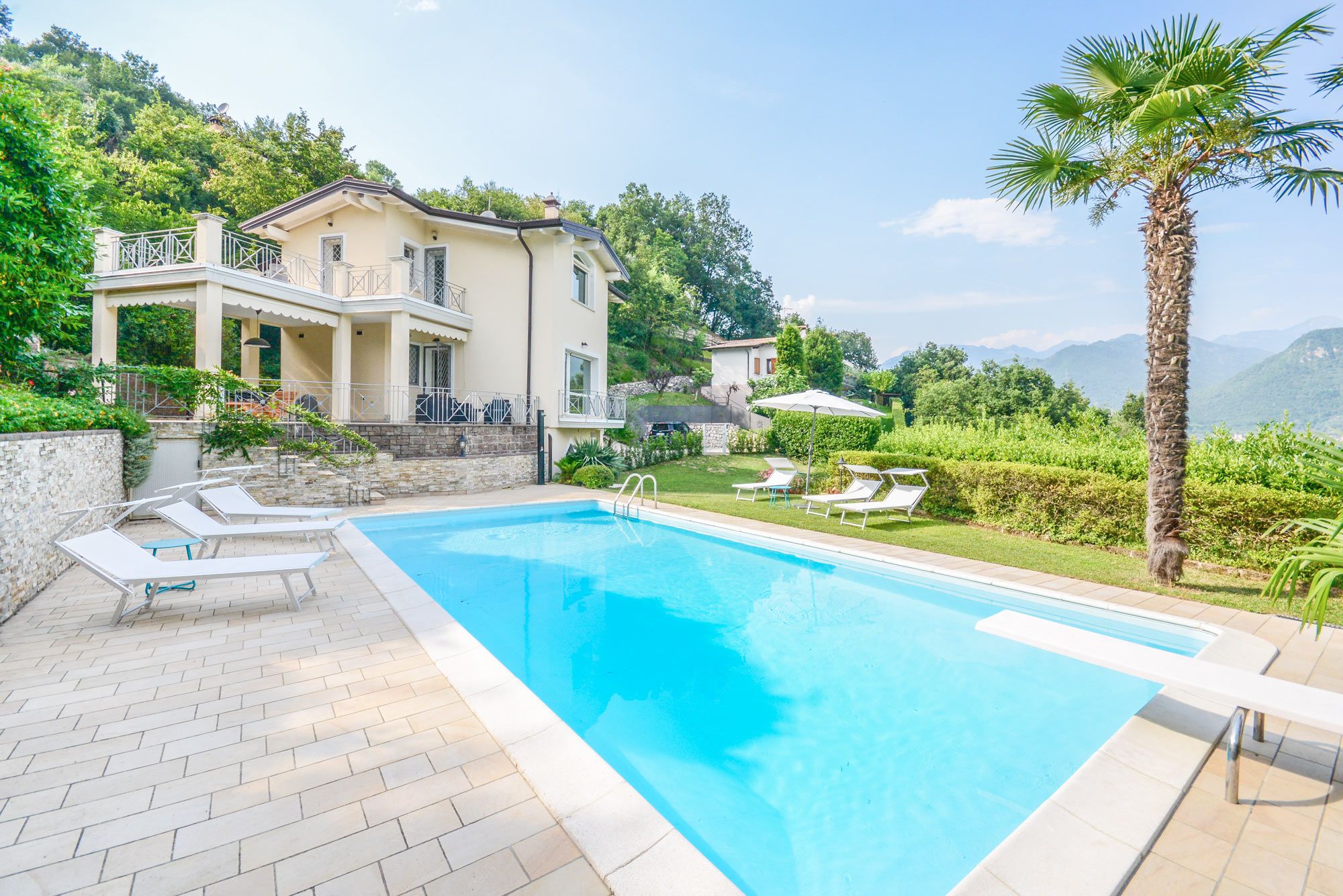 Villa Europa Hsiao a Salò, sul Lago di Garda